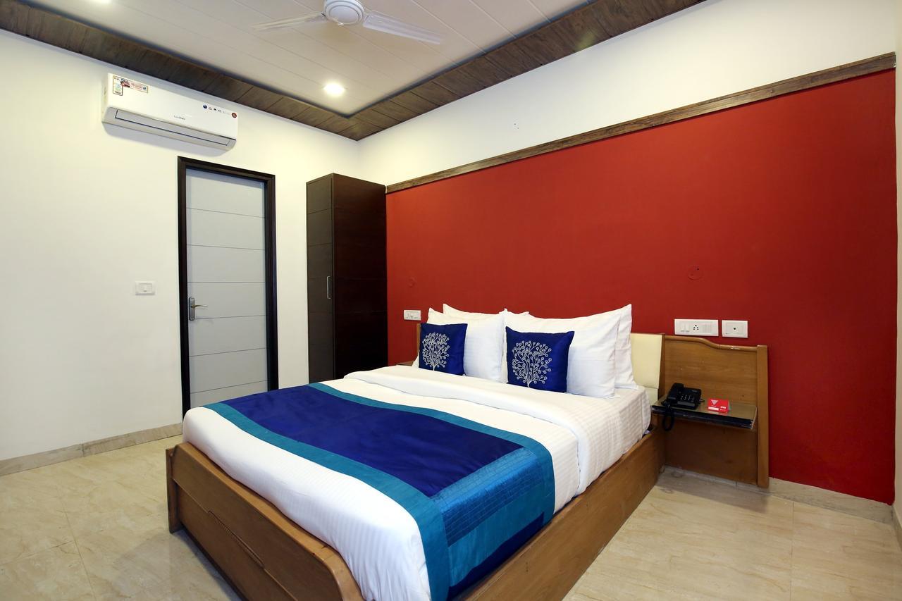Capital O 9822 Hotel Seven Chandīgarh Exterior foto
